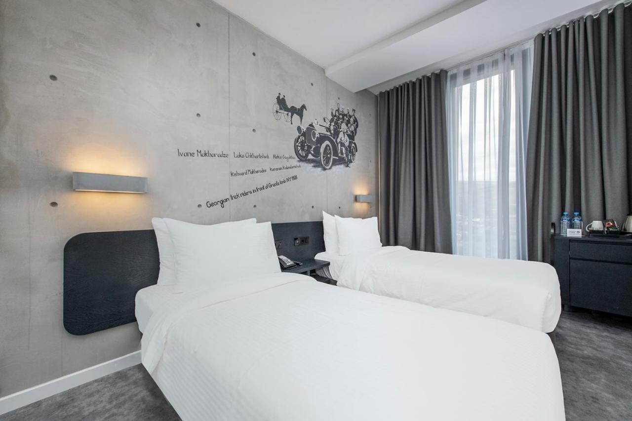 Отель Golden Tulip Design Тбилиси Экстерьер фото