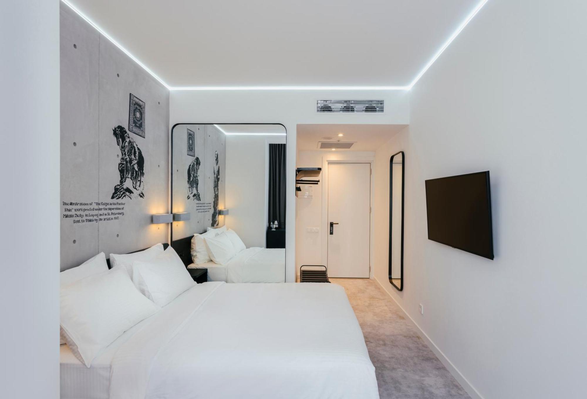 Отель Golden Tulip Design Тбилиси Экстерьер фото