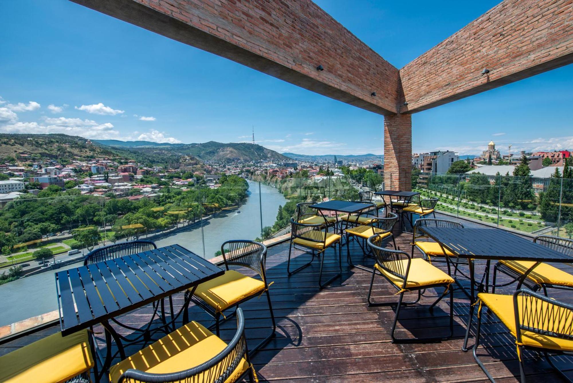 Отель Golden Tulip Design Тбилиси Экстерьер фото