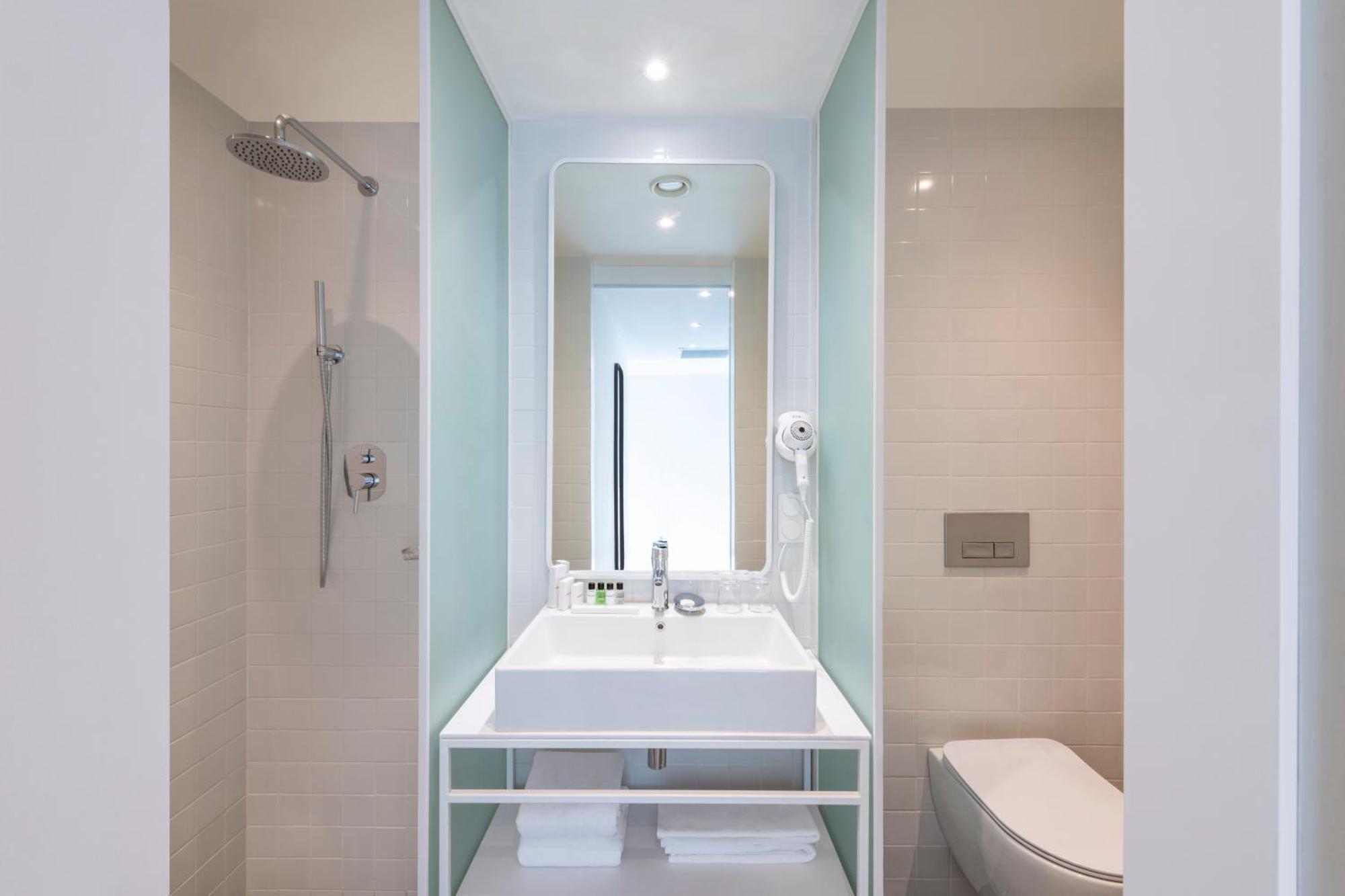 Отель Golden Tulip Design Тбилиси Номер фото